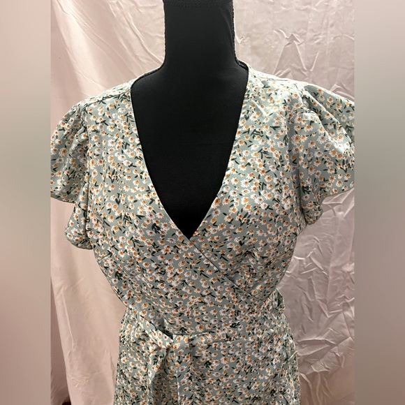 Spring Flowers Wrap Around Dress - Picture 2 of 8